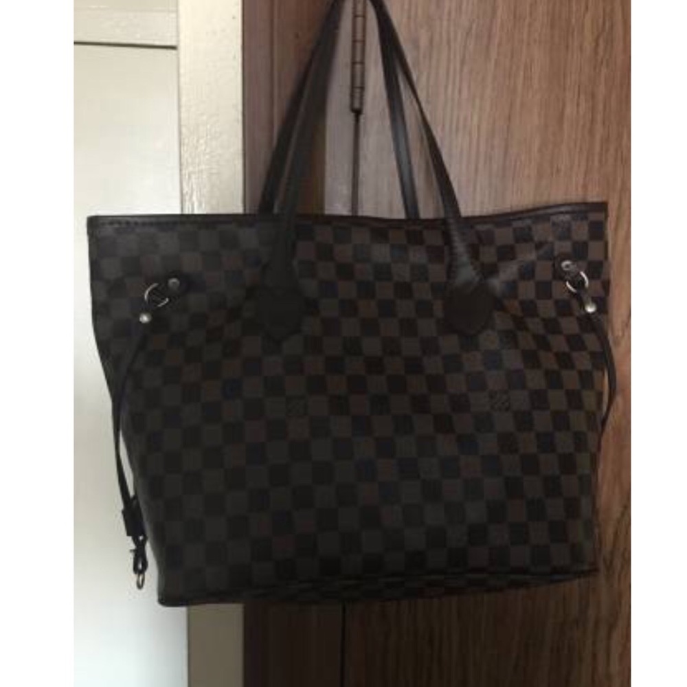 GM tote handbag
